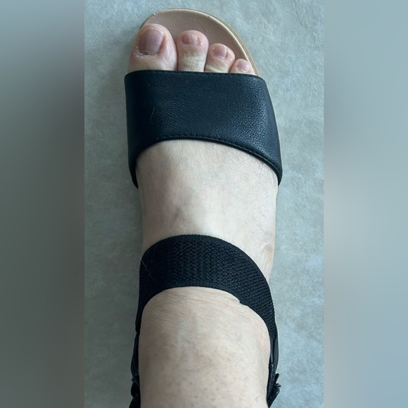 Sandals - Picture 5 of 5